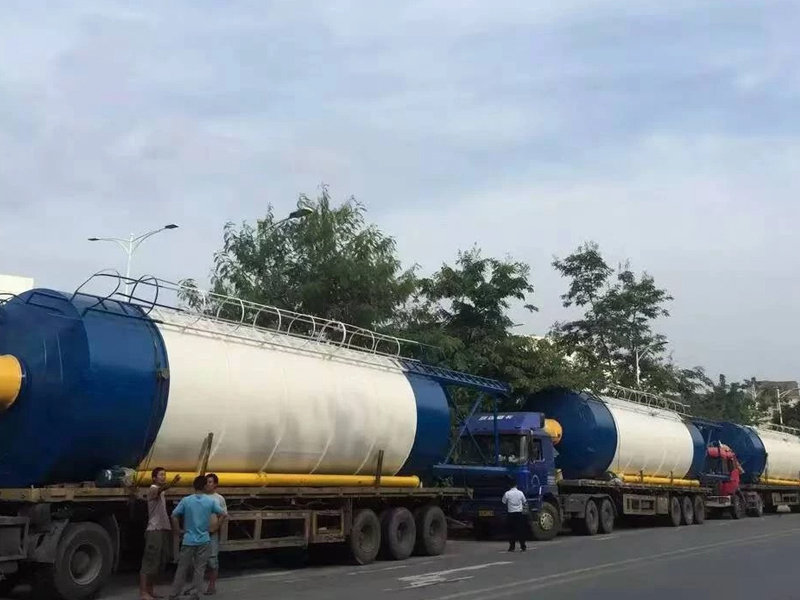 100噸水泥罐運(yùn)輸中